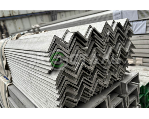 Уголок нержавеющий 100х100х10 aisi 304