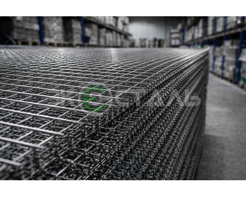 Сетка нержавеющая сварная в картах 30х30х3