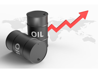 Почему нефть растёт, а цены на металл снижаются