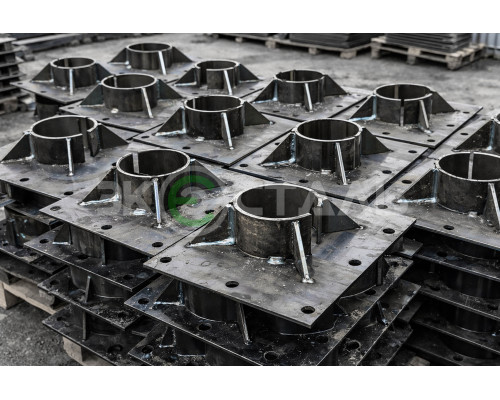 Оголовок для винтовых свай 133 250х250