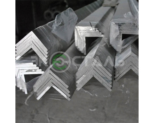 Уголок алюминиевый АД31Т1 100х50 5 мм