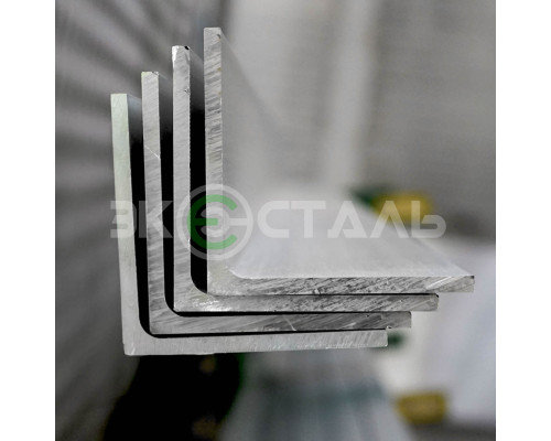 Уголок алюминиевый АД31Т1 100х50 5 мм