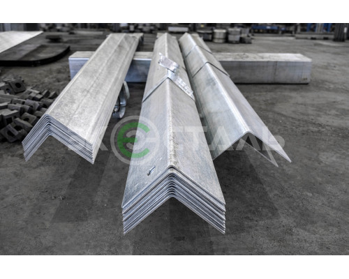 Уголок гнутый 60х60х1 оцинкованный