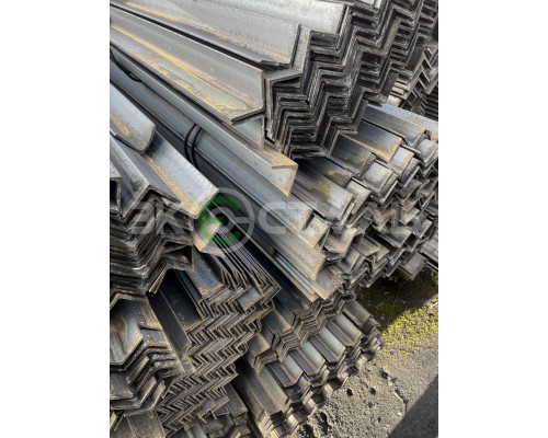 Уголок металлический 100х100х10 горячекатаный