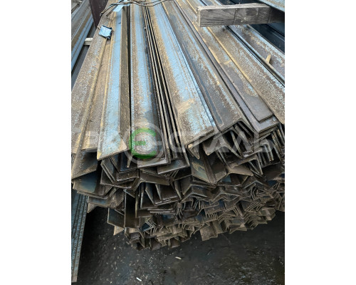 Уголок металлический 140х90х3 09Г2С горячекатаный